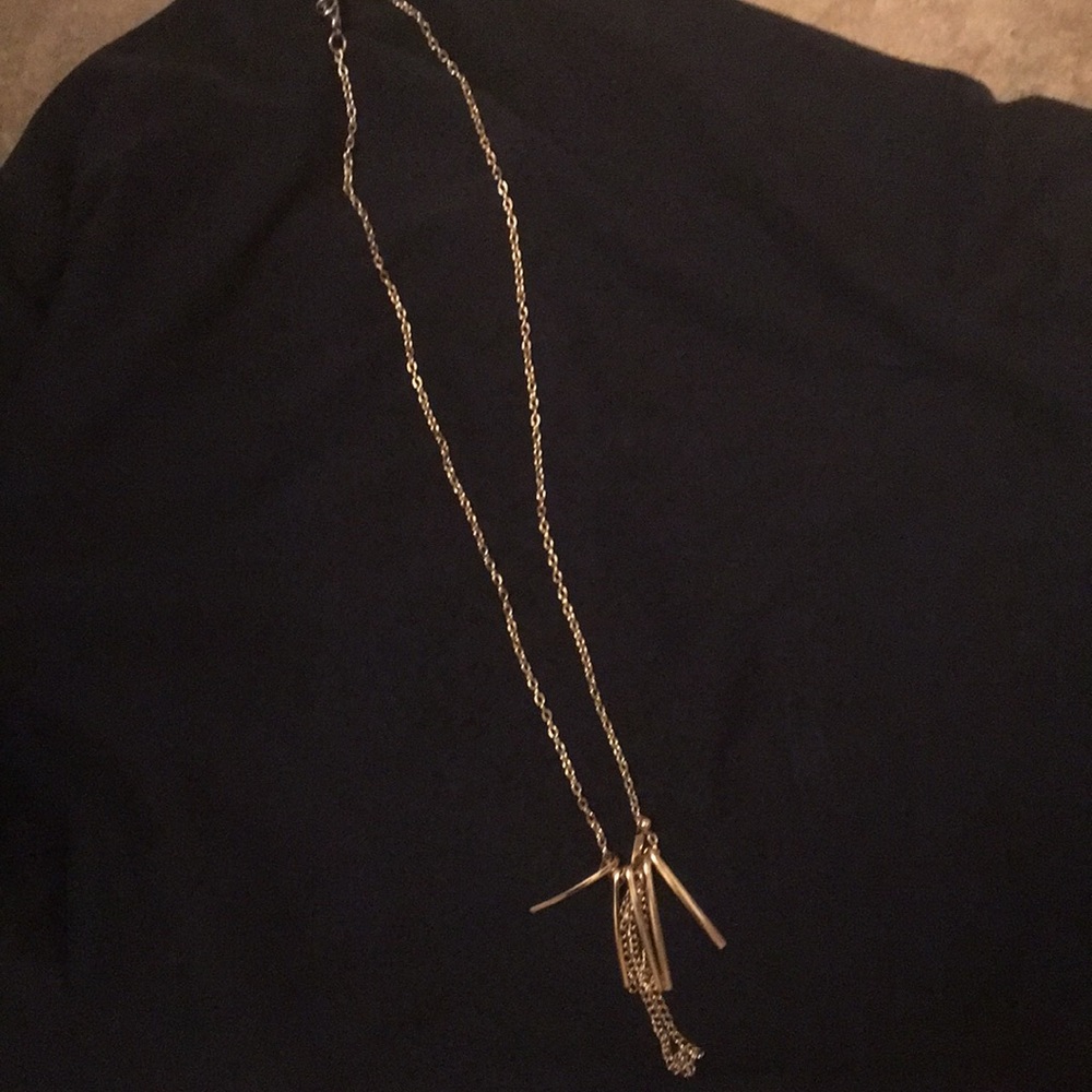 Gold (colored) long statement Fashion Necklace - Picture 3 of 3